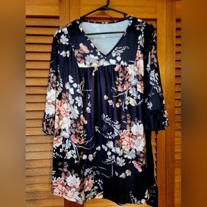 Black Floral V-Neck Tunic Top